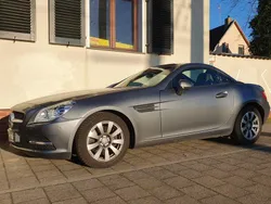 Grau Gebraucht 2016 Mercedes SLC250 Cabrio | 27.900 €