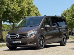 Braun Gebraucht 2016 Mercedes V250 Avantgarde Van / Kleinbus | 39.900 € (Etwas zu teuer)