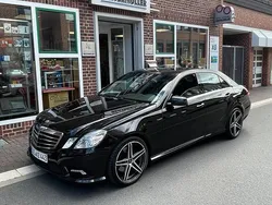 Schwarz Gebraucht 2009 Mercedes E250 AMG Limousine | 12.500 €