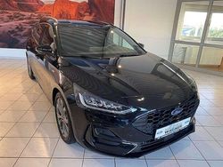 Agate black Gebraucht 2024 Ford Focus ST-Line Kombi | 24.980 € (Fairer Preis)