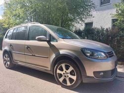 Gold Gebraucht 2013 VW Touran Cross Van / Kleinbus | 6.999 € (Guter Preis)