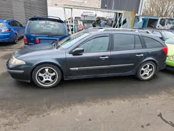 Grau Gebraucht 2001 Renault Laguna II Kombi | 1.450 €