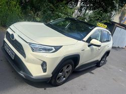 Weiß Gebraucht 2020 Toyota RAV4 Hybrid Lounge SUV | 24.100 € (Fairer Preis)