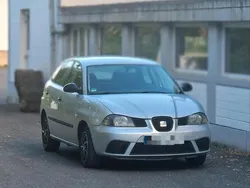 Grau Gebraucht 2003 Seat Ibiza Kleinwagen | 1.190 €