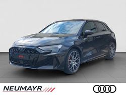 Grau Neu 2025 Audi RS3 Sportback Sport Kleinwagen | 78.790 € (Teuer)