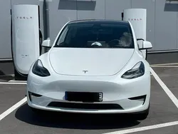 Weiß Gebraucht 2024 Tesla Model Y SUV | 37.999 € (Fairer Preis)