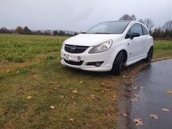 Weiß Gebraucht 2010 Opel Corsa OPC Kleinwagen | 2.500 € (Guter Preis)