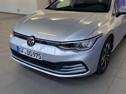 Silber Gebraucht 2020 VW Golf VIII Life Limousine | 18.600 € (Guter Preis)