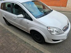 Weiß Gebraucht 2009 Opel Zafira Van / Kleinbus | 2.500 € (Superpreis)