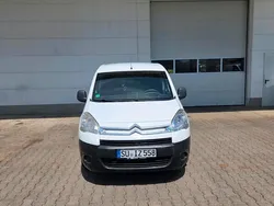 Weiß Gebraucht 2010 Citroën Berlingo Van / Kleinbus | 2.700 € (Etwas zu teuer)
