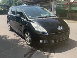 Schwarz Gebraucht 2012 Peugeot 5008 Family Van / Kleinbus | 3.300 € (Fairer Preis)