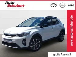 Bud) schneeweiss/schwarz (weiss Gebraucht 2018 Kia Stonic Spirit SUV | 15.490 € (Etwas zu teuer)