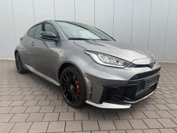Precious metal Gebraucht 2024 Toyota Yaris Kleinwagen | 50.990 € (Fairer Preis)