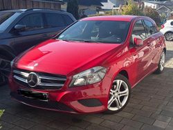 Rot Gebraucht 2014 Mercedes A180 Limousine | 9.500 € (Superpreis)