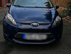 Blau Gebraucht 2010 Ford Fiesta Kleinwagen | 1.900 €