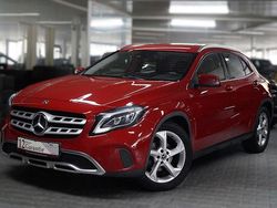 Rot Gebraucht 2018 Mercedes GLA200 Urban SUV | 19.990 € (Fairer Preis)