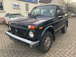 Grün Gebraucht 2012 Lada niva SUV | 7.900 € (Fairer Preis)