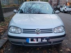 Silber Gebraucht 2001 VW Golf IV Kleinwagen | 1.000 € (Fairer Preis)