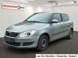 Grau Gebraucht 2012 Skoda Fabia Family Limousine | 599 € (Fairer Preis)