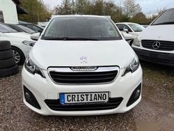 Weiß Gebraucht 2018 Peugeot 108 Active Limousine | 8.999 €
