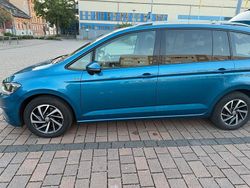 Blau Gebraucht 2018 VW Touran Join Van / Kleinbus | 18.000 € (Fairer Preis)