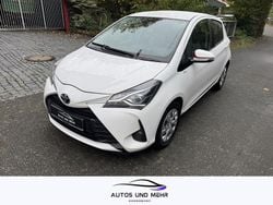 Weiß Gebraucht 2019 Toyota Yaris Comfort Limousine | 9.699 € (Superpreis)
