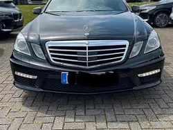 Schwarz Gebraucht 2013 Mercedes E63 AMG AMG Limousine | 28.500 €