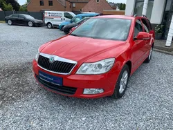 Rot Gebraucht 2011 Skoda Octavia Elegance Kombi | 3.999 € (Guter Preis)
