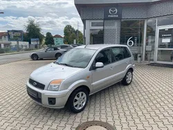 Silber Gebraucht 2010 Ford Fusion Style Limousine | 6.470 €