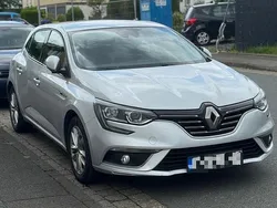 Silber Gebraucht 2016 Renault Mégane III Limousine | 9.500 € (Etwas zu teuer)