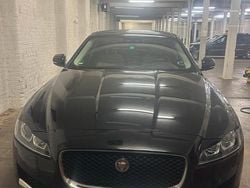 Schwarz Gebraucht 2016 Jaguar XF Portfolio Limousine | 19.500 € (Fairer Preis)
