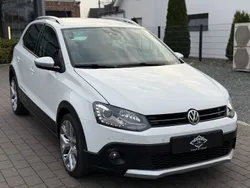 Weiß Gebraucht 2015 VW Polo Cross Kleinwagen | 11.900 € (Etwas zu teuer)