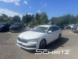 Weiß Neu 2025 Skoda Superb Selection Kombi | 40.995 € (Superpreis)