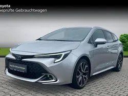 Shimmering silver Gebraucht 2023 Toyota Corolla Lounge Kombi | 29.760 € (Fairer Preis)