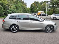 Silber Gebraucht 2017 VW Golf VII Sound Kombi | 14.900 € (Fairer Preis)