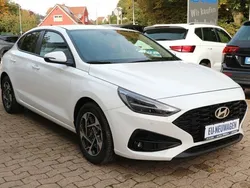 Atlas white (saw) Neu 2024 Hyundai i30 Limousine | 20.690 € (Guter Preis)