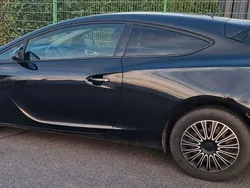 Schwarz Gebraucht 2012 Opel Astra GTC Edition Limousine | 5.700 € (Fairer Preis)