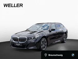 Black sapphire Gebraucht 2024 BMW 520 M Sport Kombi | 52.850 € (Fairer Preis)