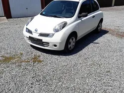 Weiß Gebraucht 2009 Nissan Micra Kleinwagen | 1.950 €