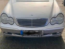 Silber Gebraucht 2002 Mercedes C240 Limousine | 1.350 € (Superpreis)