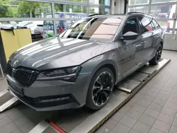 Graphitegrau metallic Gebraucht 2023 Skoda Superb SportLine Kombi | 37.600 € (Fairer Preis)