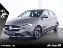 Grau Gebraucht 2023 Mercedes B200 Advanced Van / Kleinbus | 32.990 € (Etwas zu teuer)