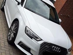 Weiß Gebraucht 2018 Audi A3 Sportback e-tron Sport Kleinwagen | 17.500 € (Fairer Preis)