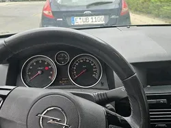 Grau Gebraucht 2009 Opel Astra GTC Limousine | 1.900 € (Superpreis)
