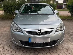 Blau Gebraucht 2010 Opel Astra Limousine | 3.800 € (Guter Preis)
