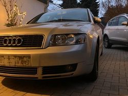 Silber Gebraucht 2004 Audi A4 Limousine | 3.195 € (Fairer Preis)