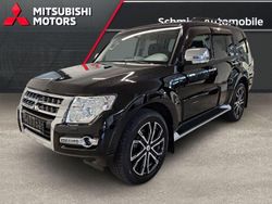 Piano schwarz (metallic) Gebraucht 2018 Mitsubishi Pajero Edition SUV | 39.870 € (Teuer)