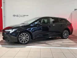 Schwarz Gebraucht 2021 Toyota Corolla Team Kombi | 24.990 € (Fairer Preis)