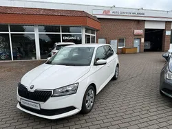 Weiß Gebraucht 2021 Skoda Fabia Ambition Limousine | 13.499 € (Fairer Preis)