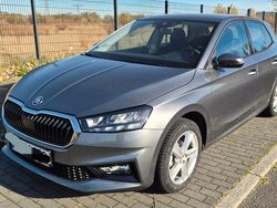 Grau Neu 2025 Skoda Fabia Essence Kleinwagen | 18.999 € (Fairer Preis)